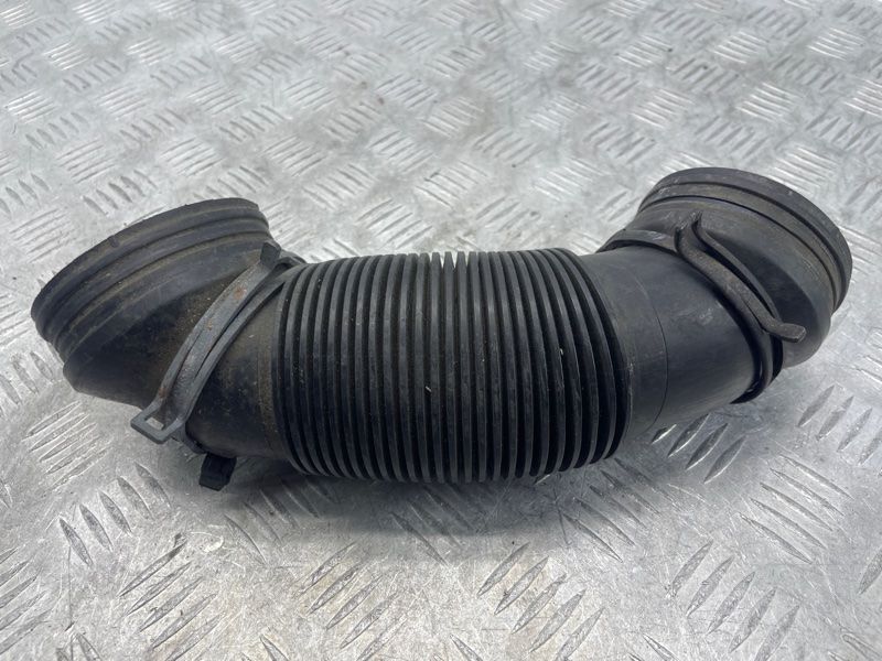 Патрубок повітряного фільтра 1K0129684L Volkswagen CC