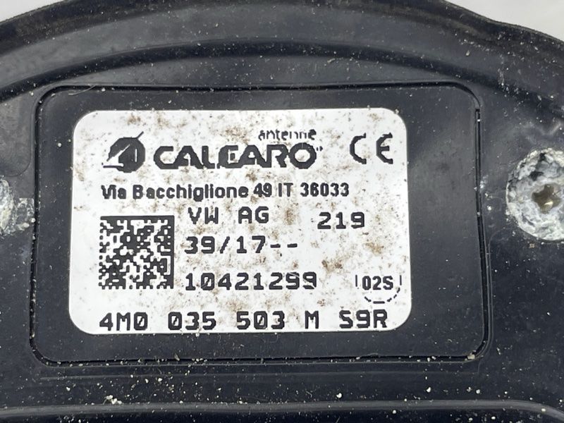 Антена на дах 4M0035503M Audi Q7 Audi Q5 PHEV, Audi A4, Audi A4 Allroad, Audi A5, Audi A5 Sportback, Audi Q3, Audi Q5, Audi Q7, Audi RS5, Audi RS5 Sportback, Audi S4, Audi S5, Audi S5 Sportback, Audi SQ5