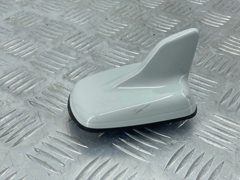Антена на дах 4M0035503M Audi Q7 Audi Q5 PHEV, Audi A4, Audi A4 Allroad, Audi A5, Audi A5 Sportback, Audi Q3, Audi Q5, Audi Q7, Audi RS5, Audi RS5 Sportback, Audi S4, Audi S5, Audi S5 Sportback, Audi SQ5