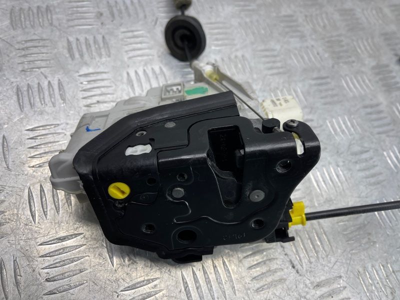 Замок двери 4G0839015A Audi A6