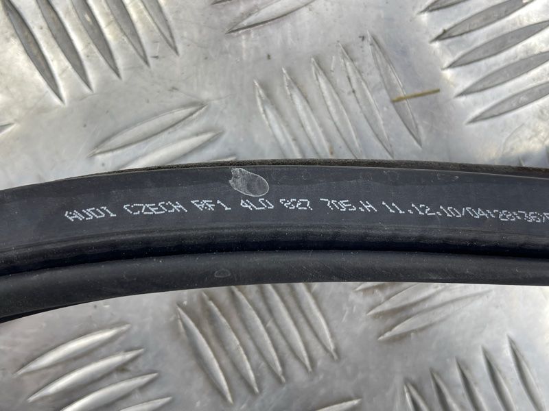 Уплотнитель багажника Audi Q7