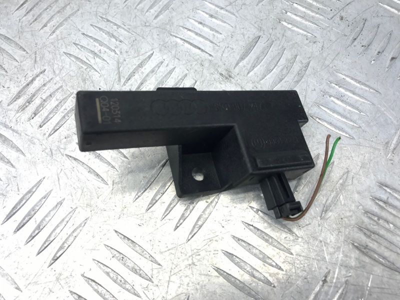 Антена безключового доступу (KESSY) 8K0907247 Audi A6 Audi A4, Audi A4 Allroad, Audi A5, Audi A6, Audi A7, Audi A8, Audi Q5, Audi RS5, Audi RS7, Audi S4, Audi S5, Audi S6, Audi S7, Audi S8, Audi SQ5
