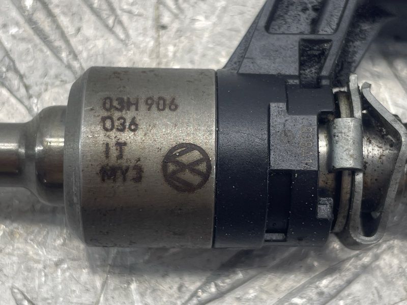 Топливная форсунка 03H906036 Volkswagen Touareg
