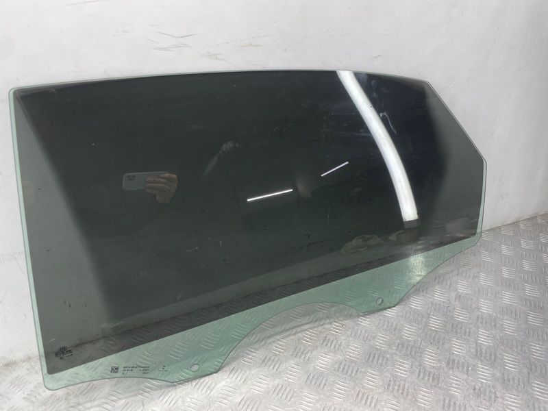 Скло дверей 4H4845205 Audi A8