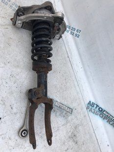 Стійка амортизатора 7L8412021BQ Audi Q7
