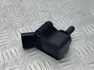Катушка зажигания 06J905110E Volkswagen Passat