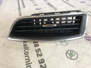 Дефлектор повітропроводу EM2B19C682 Ford Edge