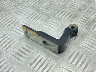 Петля двери 31424608 Volvo XC90