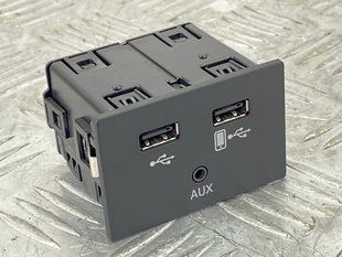 Разъем для подключения внешних аудиоисточников (2x USB + 1x AUX-IN) 4G0035736 Audi A6 Audi A6, Audi S6