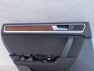Обшивка дверей Volkswagen Touareg