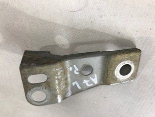 Крепление крыла 4G8809321 Audi A7