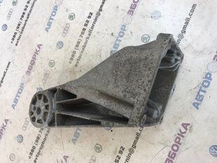 Опора / Кронштейн двигателя 022199308 Audi Q7
