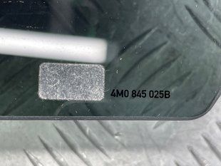 Стекло двери 4M0845025B Audi Q7