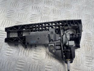 Кронштейн ручки 4M0837886A Audi Q7