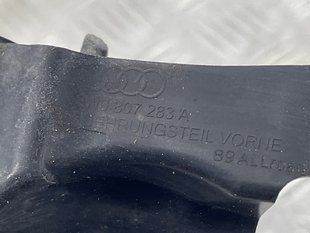 Направляюча переднього бампера 8W0807283A Audi A4 Allroad