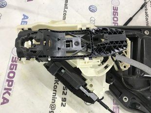 Кронштейн ручки 5N0839885H Volkswagen Tiguan