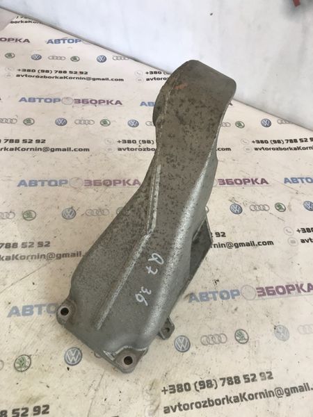 Опора / кронштейн двигуна 022199308 Audi Q7