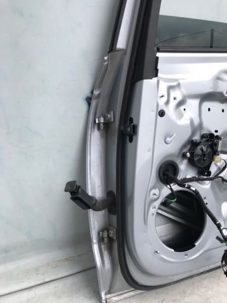 Двері 8W9833052E Audi A4 Allroad