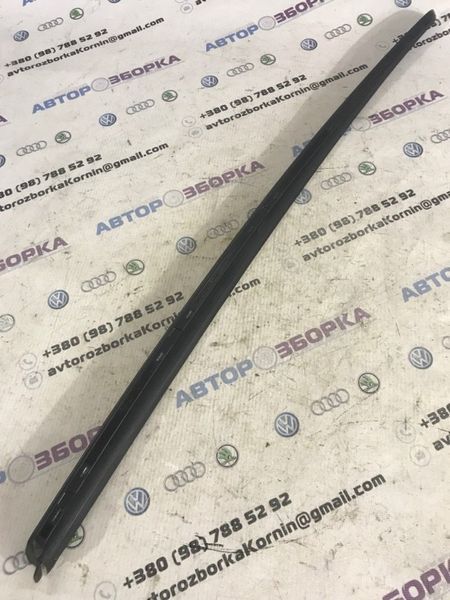 Молдинг лобового стекла 4G0854327A Audi A6