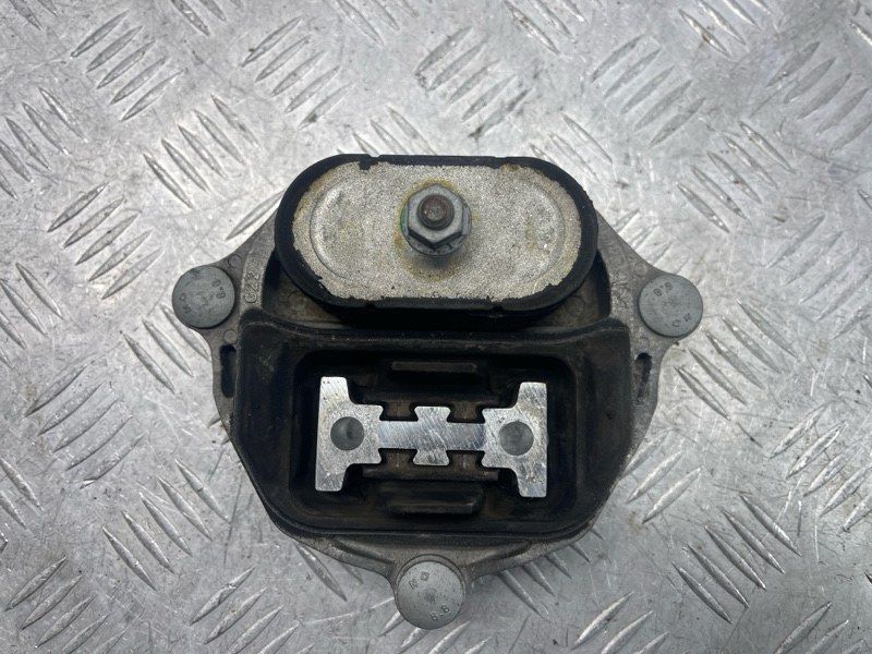 Опора / подушка КП 8K0399151DD Audi A6