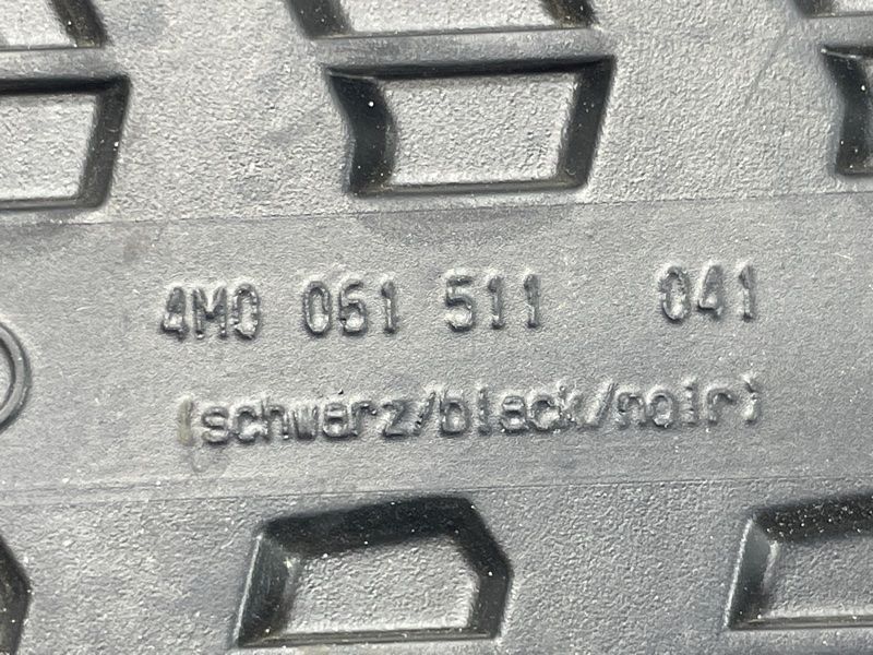 Килимки салону задні 4M0061511041 Audi Q7