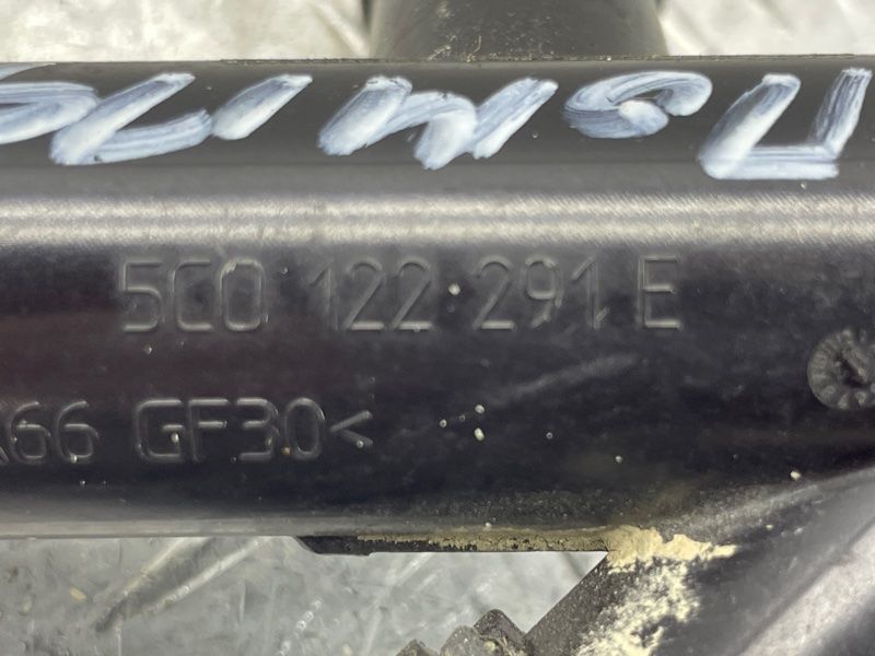 Патрубок 5C0122391E Volkswagen Passat