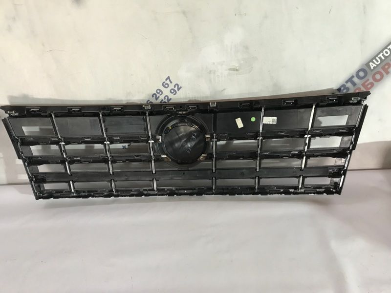 Решітка бампера 760853651 Volkswagen Touareg