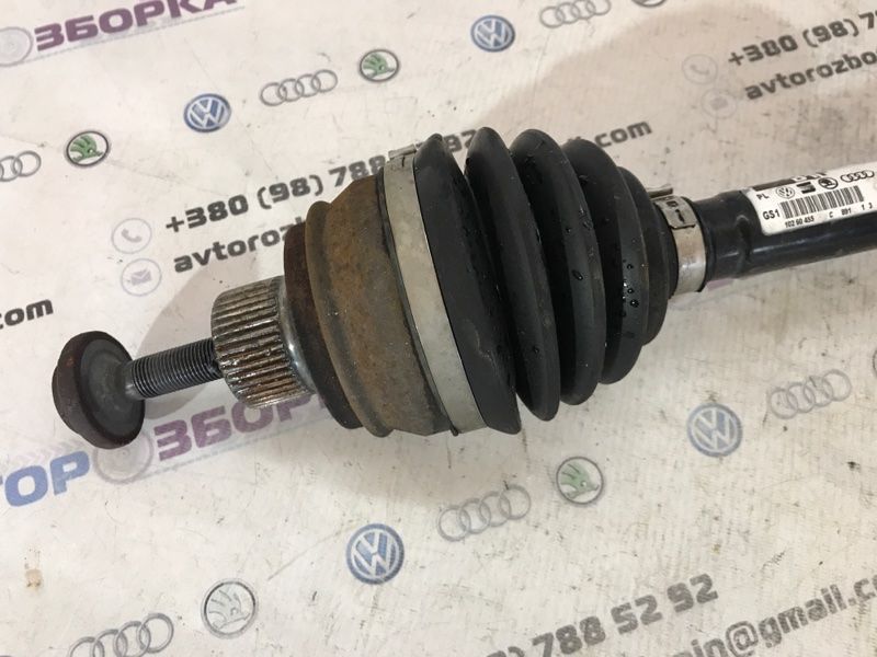 Привідний вал передній 4G0407271F Audi A6 Audi A6, Audi A7, Audi A8, Audi Q5, Audi RS7, Audi S6, Audi S7, Audi S8, Audi SQ5
