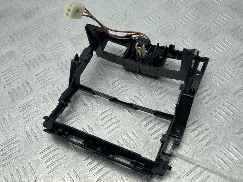 Рамка 7L6864251 Volkswagen Touareg