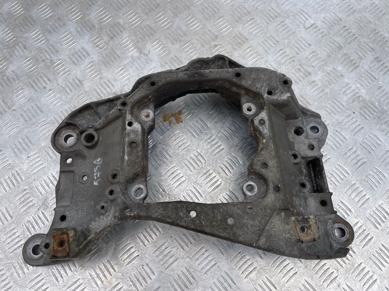 Траверса коробки передач 4G0399263AC Audi A8