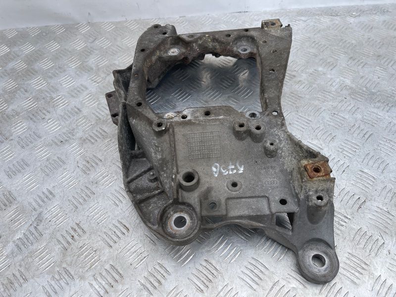 Траверса коробки передач 4G0399263AC Audi A8