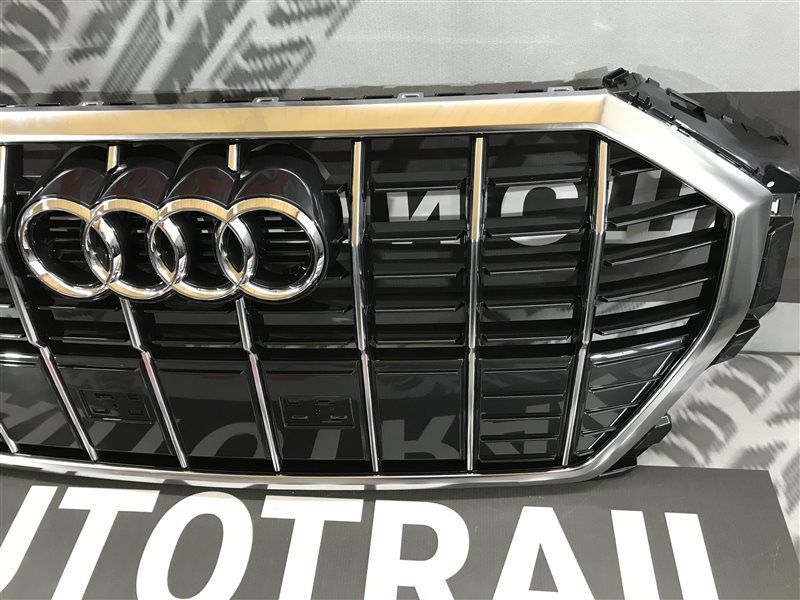 Решітка радіатора Audi Q3