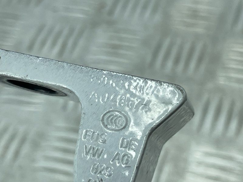 Петля дверей 8S0833404A Audi Q7