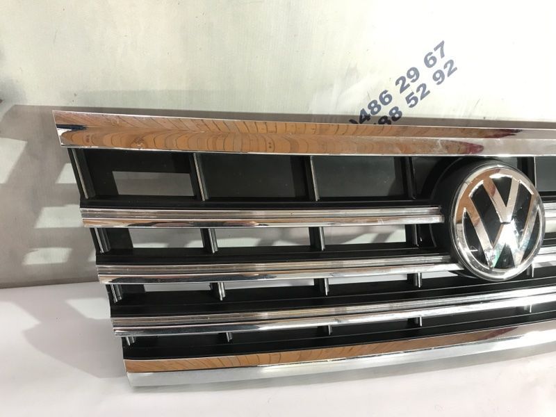 Решітка бампера 760853651 Volkswagen Touareg