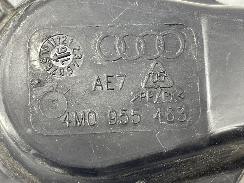 Заливна горловина бачка склоомивача 4M0955463 Audi Q7 Audi Q7, Audi Q8, Audi RS Q8, Audi SQ7, Audi SQ8