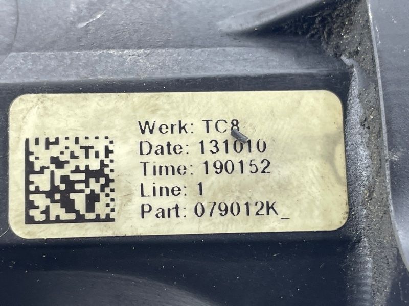 Помпа водяная 079121012k Audi A8