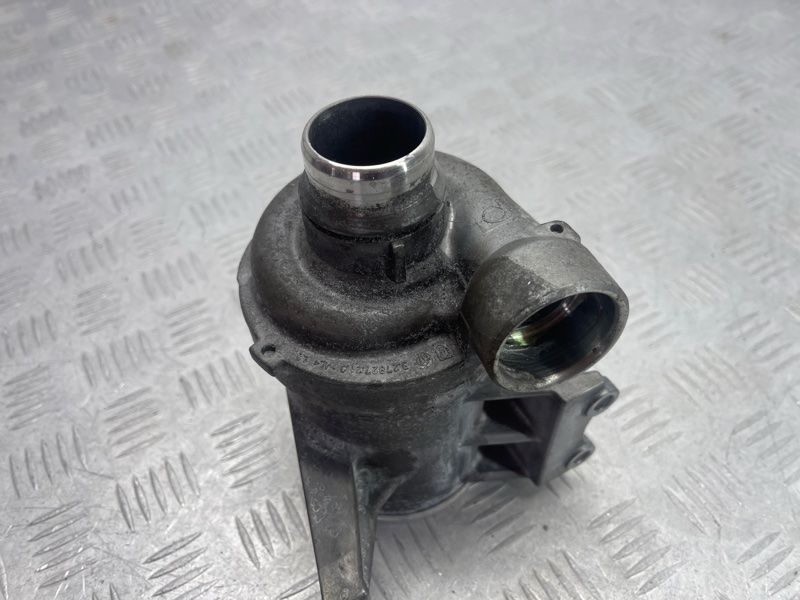 Насос охолоджувальної рідини 31368715 Volvo XC60 Volvo S60, Volvo S60 Cross Country, Volvo S80, Volvo S90, Volvo V60, Volvo V60 Cross Country, Volvo V90, Volvo V90 Cross Country, Volvo XC40, Volvo XC60, Volvo XC70, Volvo XC90