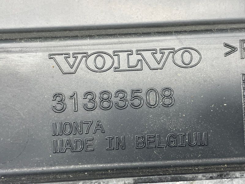 Накладка радіатора 31383508 Volvo XC90