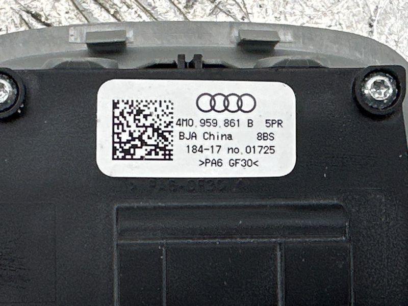 Кнопки регулювання спинки сидіння 4M0959861B Audi Q7