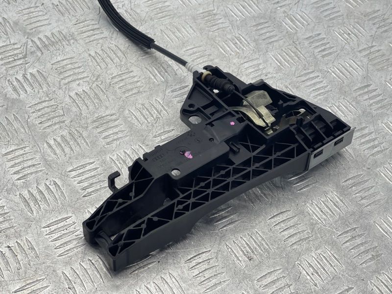 Кронштейн ручки 8T01837885 Audi Q5