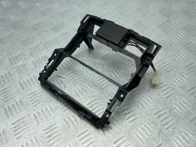 Рамка 7L6864251 Volkswagen Touareg