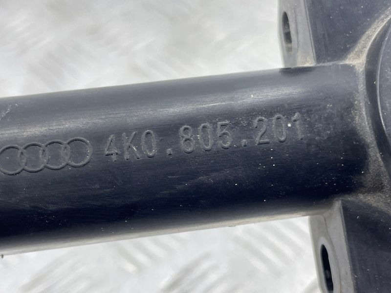 Крепление радиатора 4K0805201 Audi A7