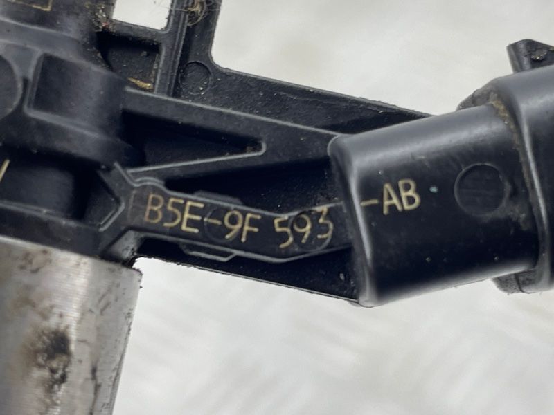 Паливна форсунка FB5E9F593AB Ford Edge