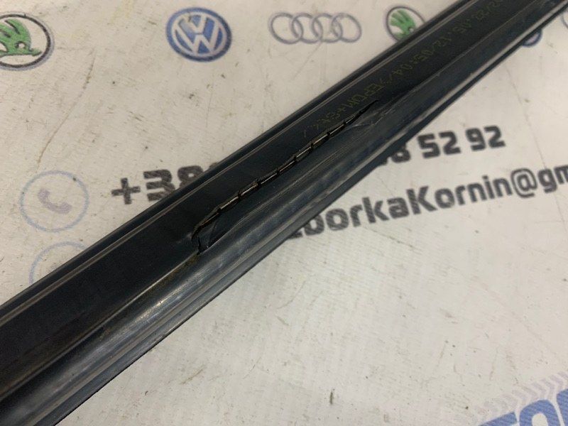 Ущільнювач дверей 3C8837472B Volkswagen CC
