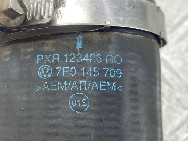 Патрубок інтеркулера 7P0145709 Volkswagen Touareg