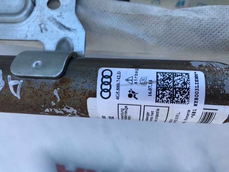 Шторка безпеки бічна / Airbag 4G5880742D Audi A6