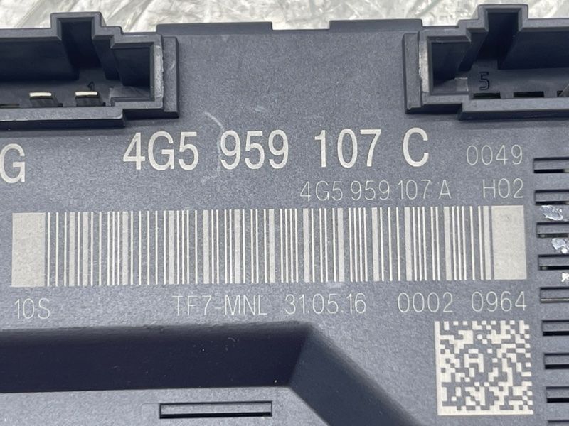 Блок керування кришкою багажника 4G5959107C Audi A6