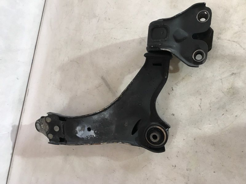 Рычаг передней подвески нижний 8G9N3A053A Volvo XC60