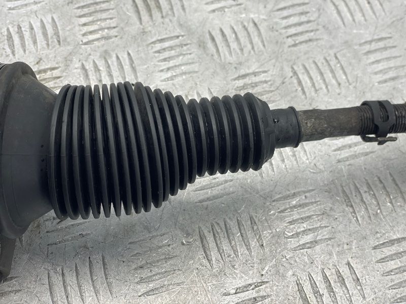 Рулевая тяга c наконечником 8W0423812C Audi A6
