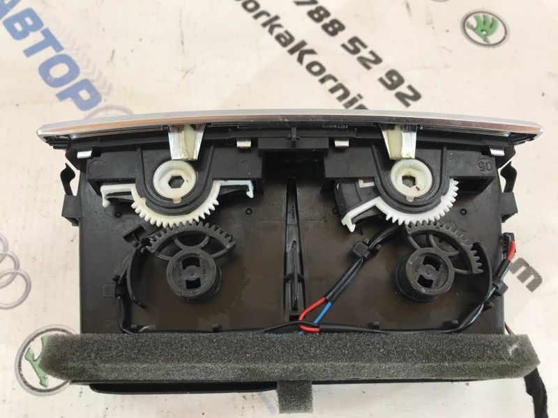 Дефлектор повітропроводу 4L0819203K3Q7 Audi Q7
